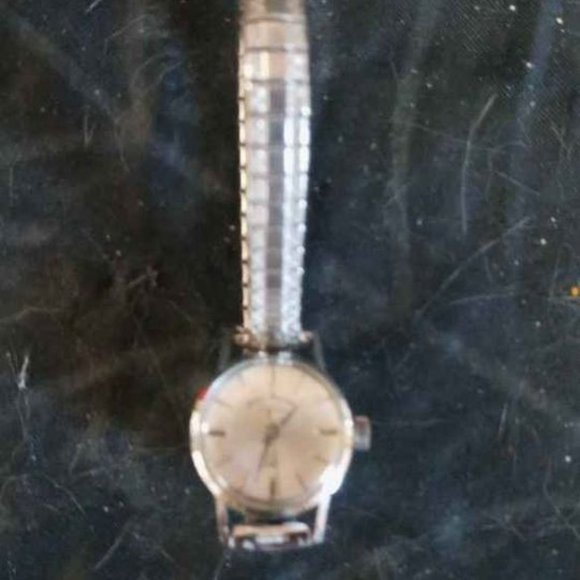 VINTAGE ANDRE BOUCHARD 17 JEWELS/LADIES WATCH WITH PEARL FACE 1950S - Picture 2 of 5